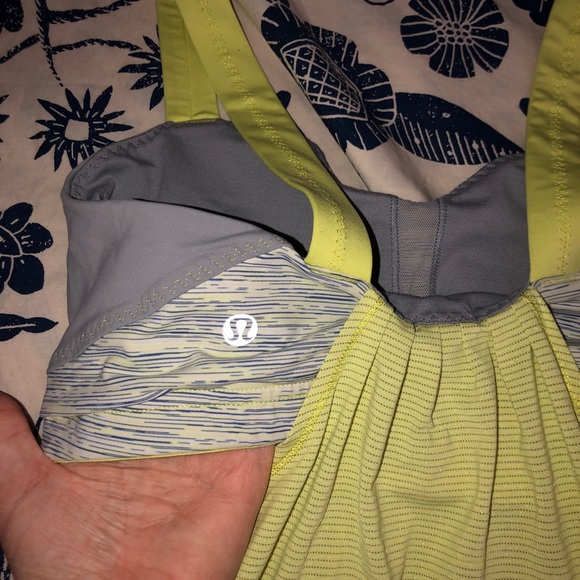 Lululemon workout tank top - Picture 3 of 4